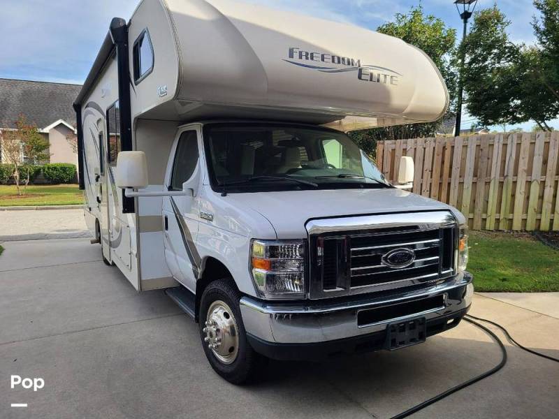 2019 Thor Motor Coach Freedom Elite 26HE, $ 49,900