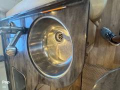 2014 Leisure Travel Serenity 24CB, $ 73,000
