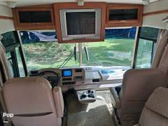 2006 Winnebago Voyage 33V, $ 35,000