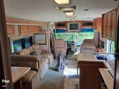 2006 Winnebago Voyage 33V, $ 35,000
