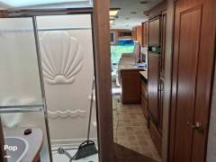 2006 Winnebago Voyage 33V, $ 35,000