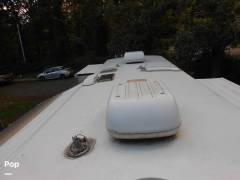 2006 Winnebago Voyage 33V, $ 35,000