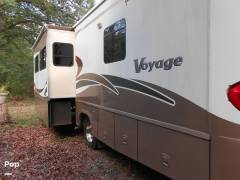 2006 Winnebago Voyage 33V, $ 35,000