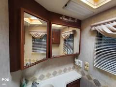 2005 Newmar Kountry Star 3910, $ 50,000