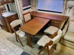 2005 Newmar Kountry Star 3910, $ 50,000