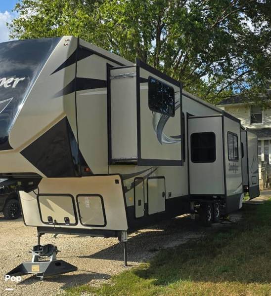 2018 Forest River Sandpiper 38FKOK, $ 41,700