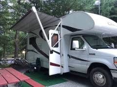 2022 Thor Motor Coach Quantum LC25, $ 65,000