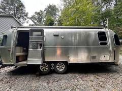 2019 Airstream Flying Cloud 25FB Queen, $ 73,400