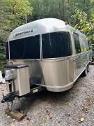2019 Airstream Flying Cloud 25FB Queen, $ 73,400