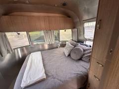 2019 Airstream Flying Cloud 25FB Queen, $ 73,400