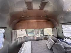 2019 Airstream Flying Cloud 25FB Queen, $ 73,400