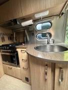 2019 Airstream Flying Cloud 25FB Queen, $ 73,400
