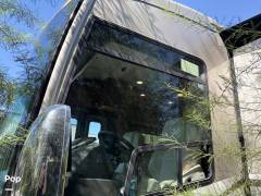 2015 Winnebago Tour 42HD, $ 180,000