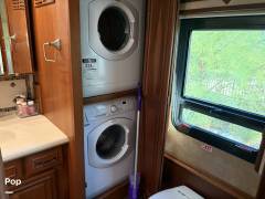 2015 Winnebago Tour 42HD, $ 180,000