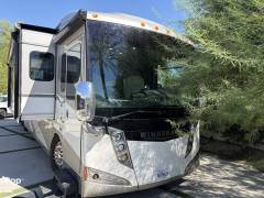 2015 Winnebago Tour 42HD, $ 180,000