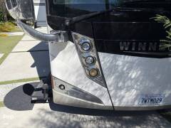 2015 Winnebago Tour 42HD, $ 180,000