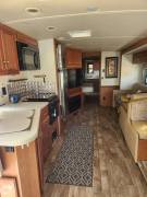 2018 Winnebago Vista LX 35F, $ 77,000