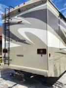 2018 Winnebago Vista LX 35F, $ 77,000