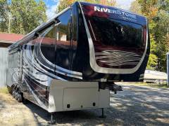 2023 Forest River Riverstone Signature 41RL, $ 117,000