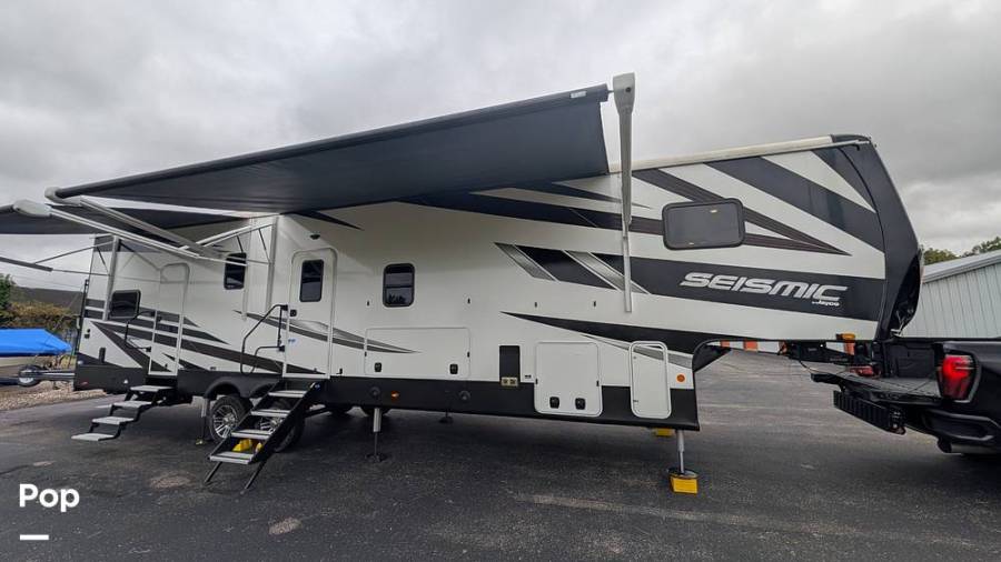 2024 Jayco Seismic 359, $ 72,300