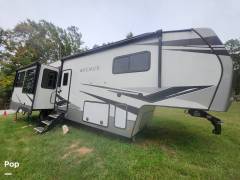 2022 Alliance RV Avenue 32RLS, $ 42,800