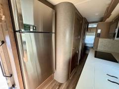 2022 Thor Motor Coach Palazzo 33.6, $ 188,000