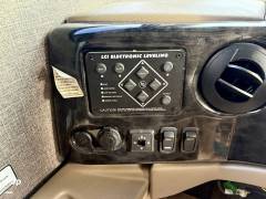 2022 Thor Motor Coach Palazzo 33.6, $ 188,000