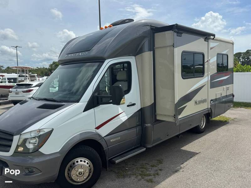 2018 Winnebago Navion 24V, $ 52,500