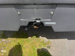 2018 Winnebago Navion 24V, $ 52,500