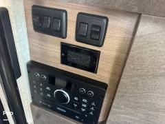 2018 Winnebago Navion 24V, $ 52,500