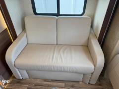 2018 Winnebago Navion 24V, $ 52,500