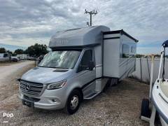 2021 Tiffin Wayfarer 25RW, $ 109,000