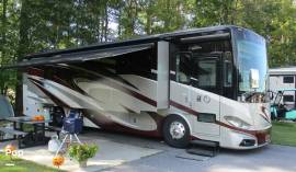 2018 Tiffin Phaeton 37BH, $ 199,995