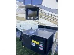 2010 Fleetwood Discovery 40G, $ 75,600