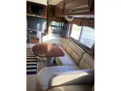 2010 Fleetwood Discovery 40G, $ 75,600
