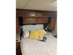 2010 Fleetwood Discovery 40G, $ 75,600