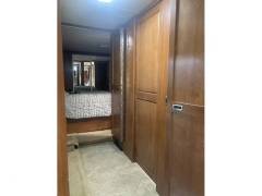 2010 Fleetwood Discovery 40G, $ 75,600