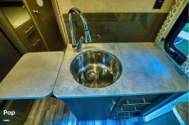 2020 Thor Motor Coach Axis 27.7, $ 71,200
