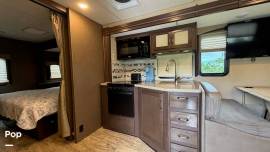 2018 Thor Motor Coach Hurricane 27B, $ 55,500