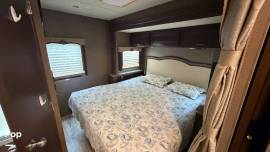 2018 Thor Motor Coach Hurricane 27B, $ 55,500