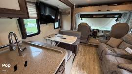 2018 Thor Motor Coach Hurricane 27B, $ 55,500