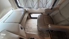 2018 Thor Motor Coach Hurricane 27B, $ 55,500