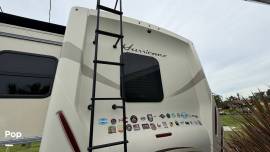 2018 Thor Motor Coach Hurricane 27B, $ 55,500