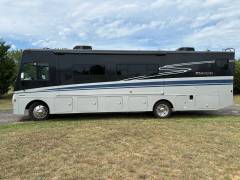 2022 Winnebago Adventurer 35F, $ 135,000