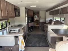 2022 Winnebago Adventurer 35F, $ 135,000
