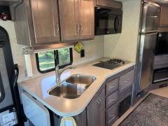 2022 Winnebago Adventurer 35F, $ 135,000