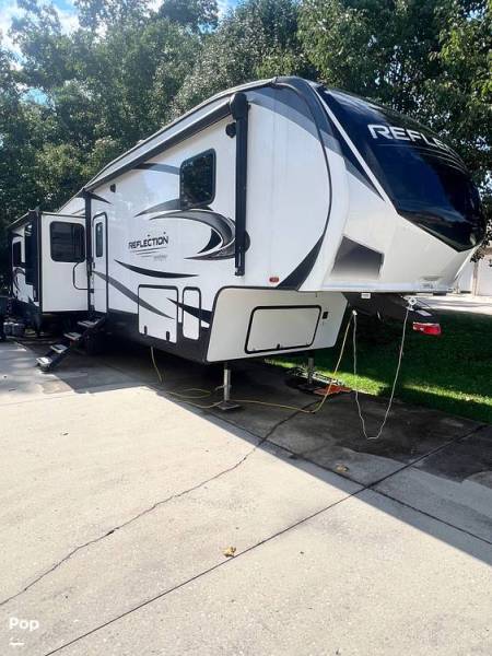 2022 Grand Design Reflection 337RLS, $ 47,800