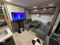 2022 Winnebago Adventurer 27N, $ 94,500