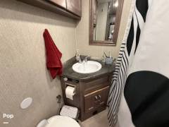 2022 Winnebago Adventurer 27N, $ 94,500