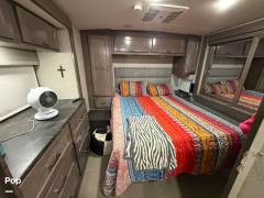 2022 Winnebago Adventurer 27N, $ 94,500